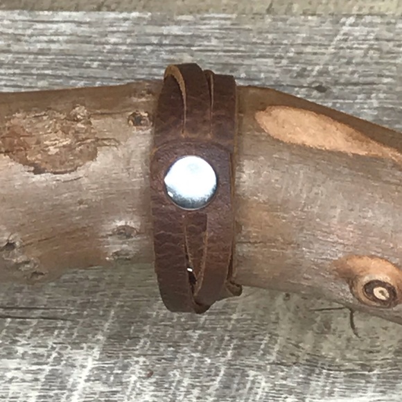 Brown oil-tanned leather braided bracelet - Picture 3 of 5